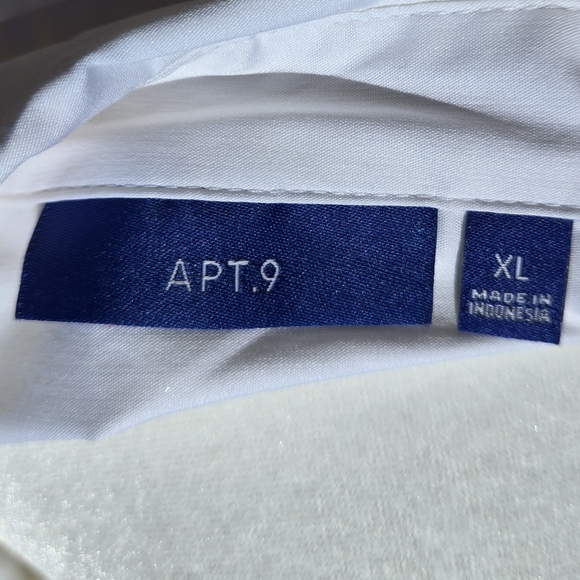 NWT Apt. 9 White Dress Shirt Timeless Closet Essential - Picture 3 of 4